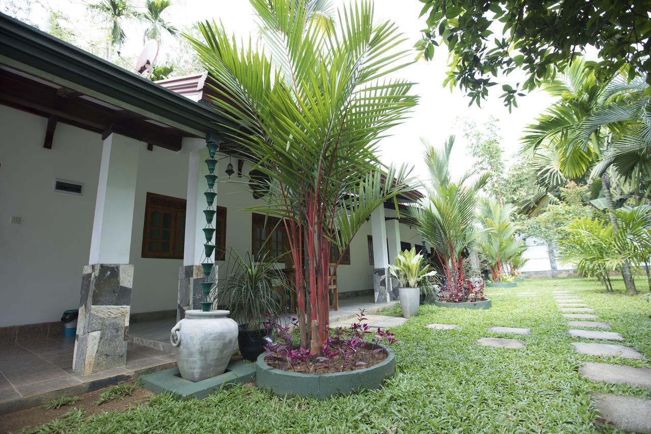 Avendra Garden Hotel Monaragala Exterior foto